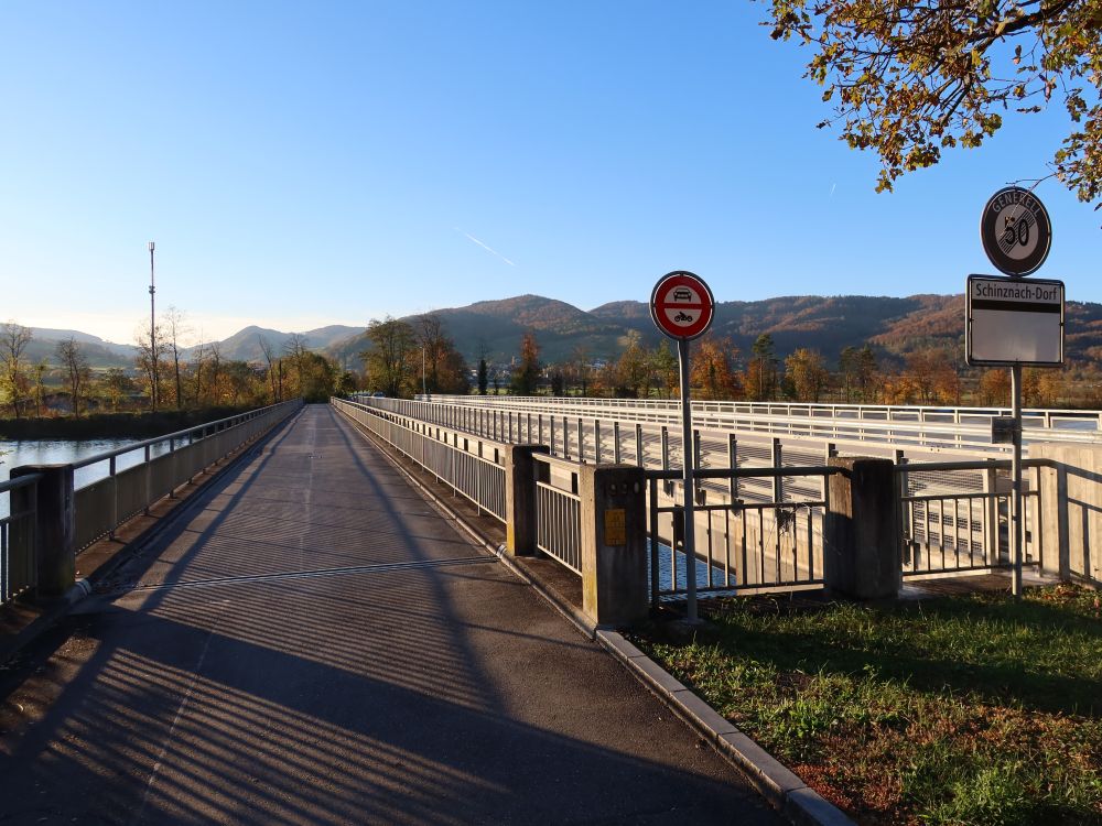 Fussgängerbrücke an der Aarestrasse