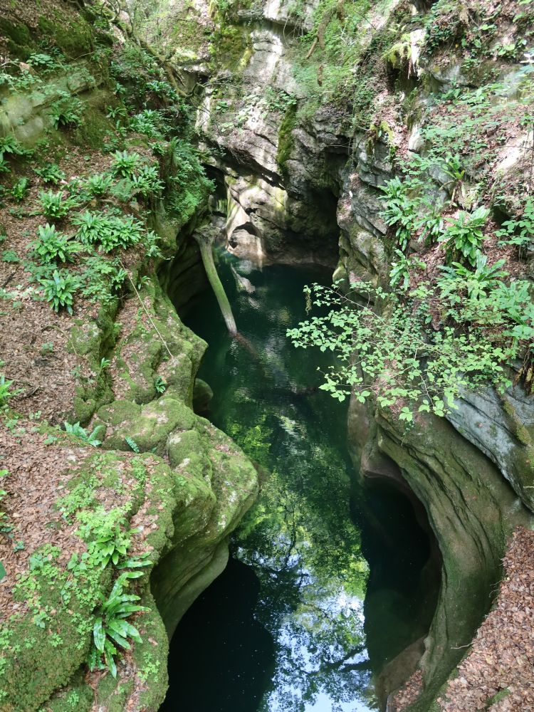 tiefer Felseinschnitt