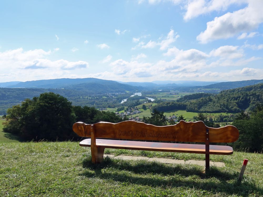 Sitzbank mit Blick zur Aare