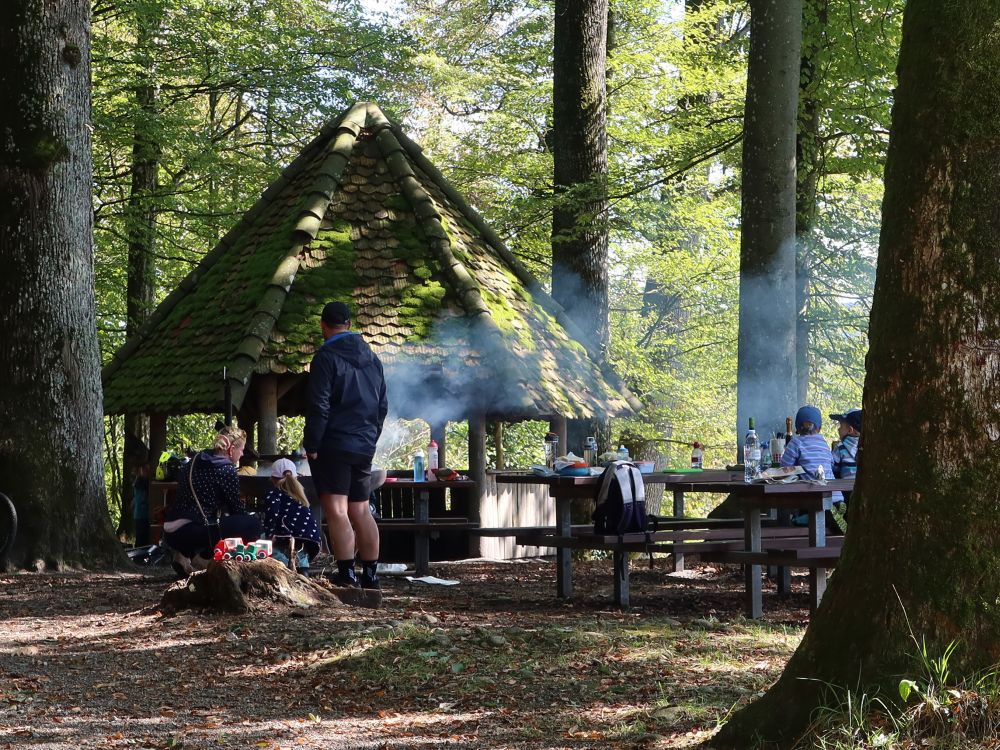 Grillplatz mit Schutzhütte