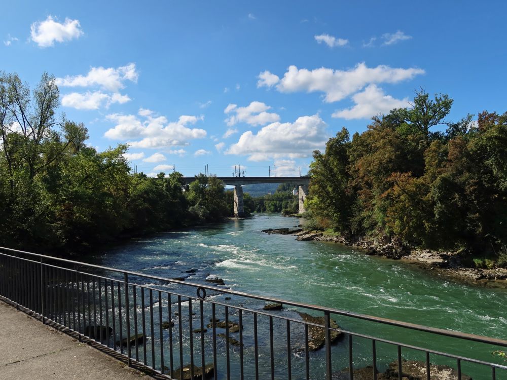 Blick zur Eisenbahnbrücke