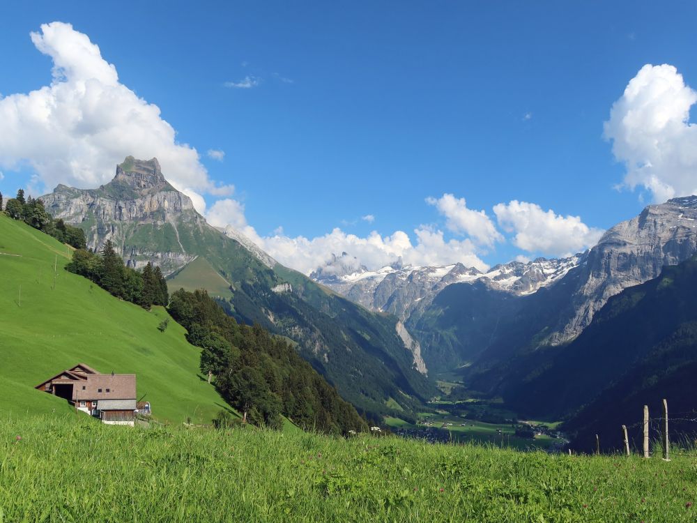 Hahnen (li.) und Engelbergertal