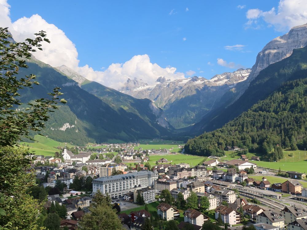 Engelberg mit Spannort im Hintergrund