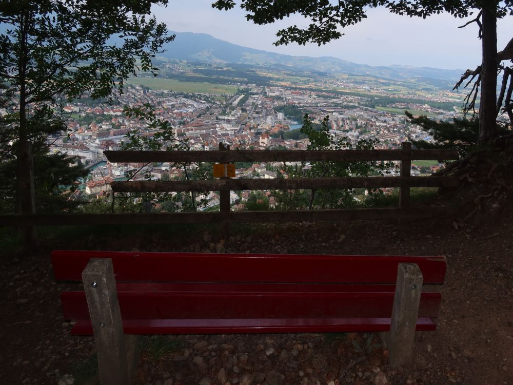 Sitzbank mit Blick auf Thun