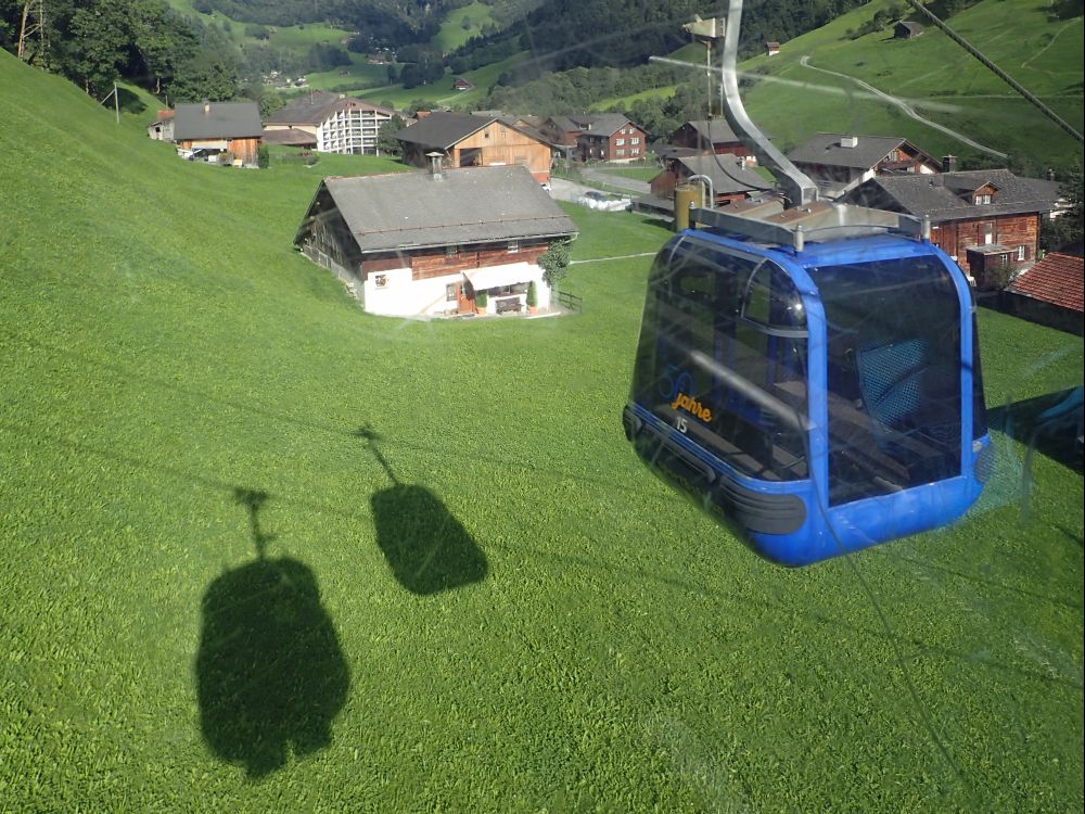 Seilbahngondel mit Schatten