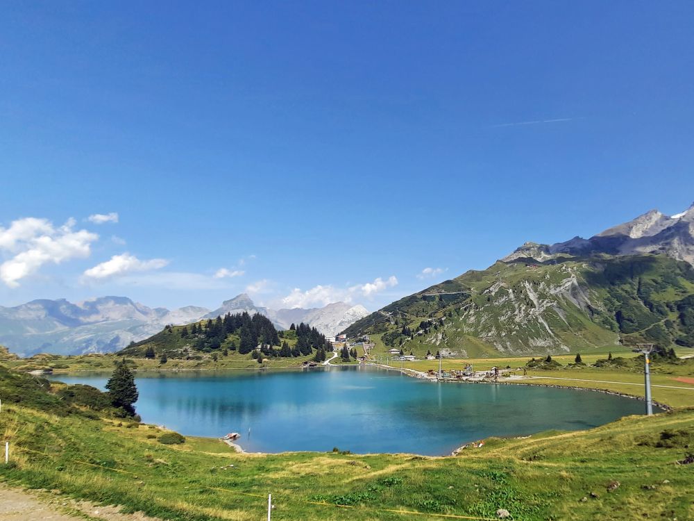 Trübsee mit Hahnen überm Burghubel