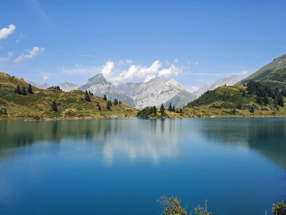 Trübsee mit Hahnen und Wissberg