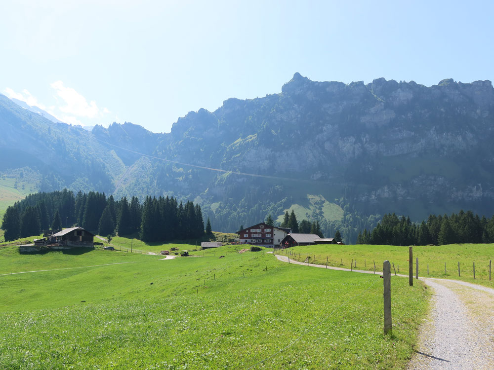 Blick Richtung Restaurant Gerschnialp