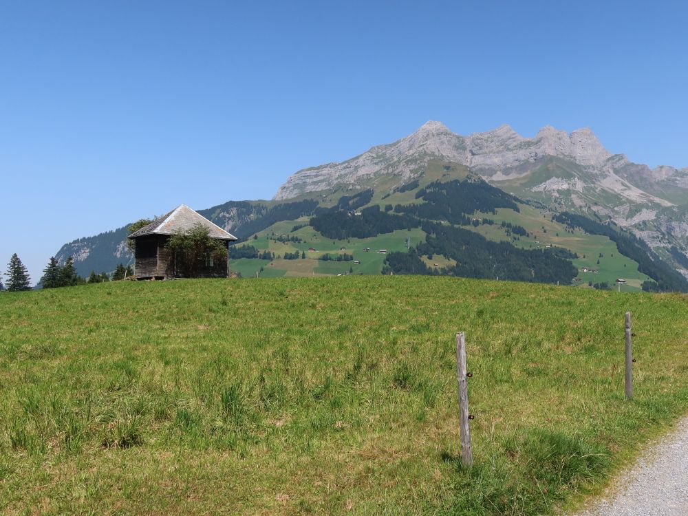 Hütte mit Rigidalstock und Gross Sättelistock