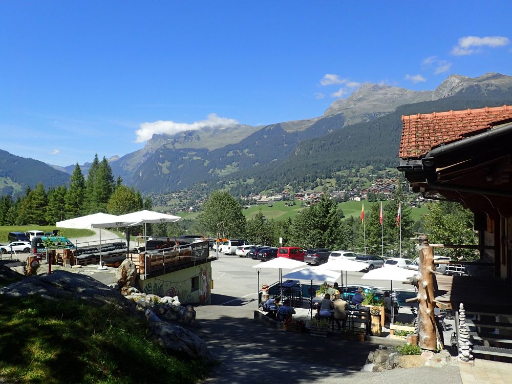 Parkplatz und Terrasse beim Schluchteingang