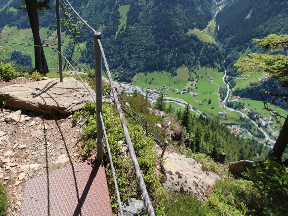 Tiefblick ins Maderanertal