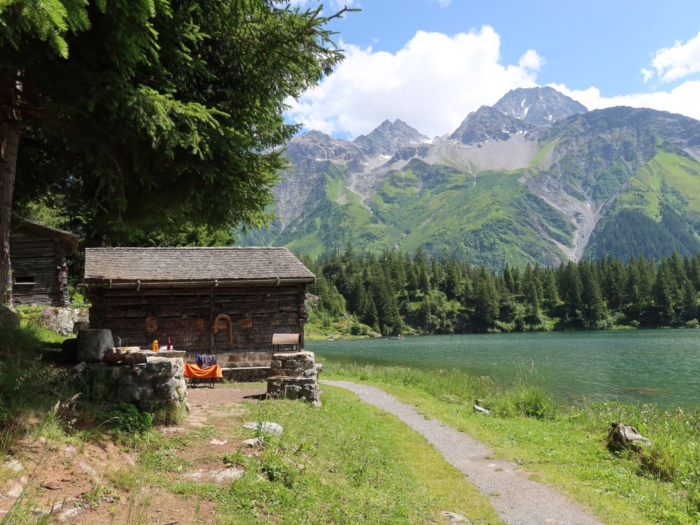 Hütte am Golzerensee