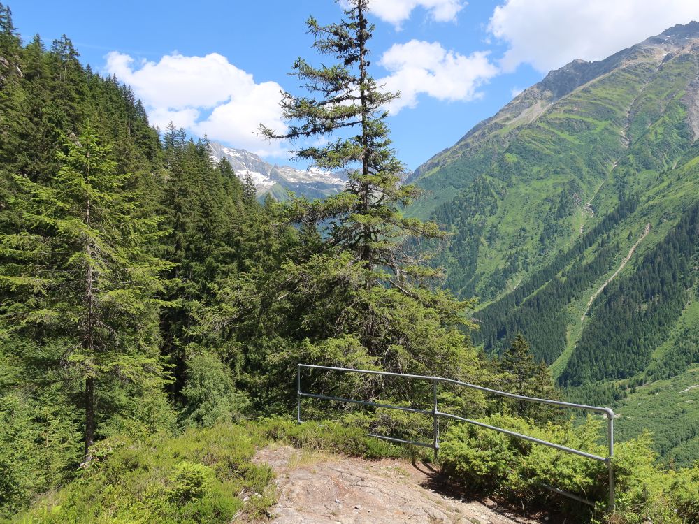 Geländer überm Maderanertal