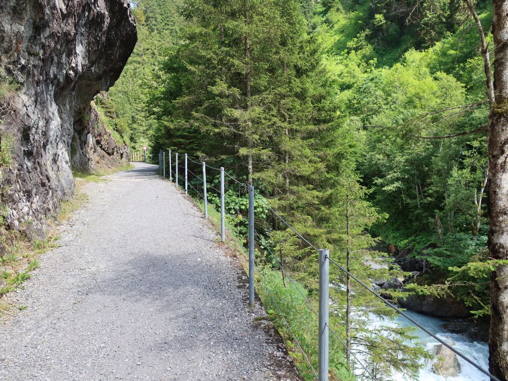 Weg am Chärstellenbach