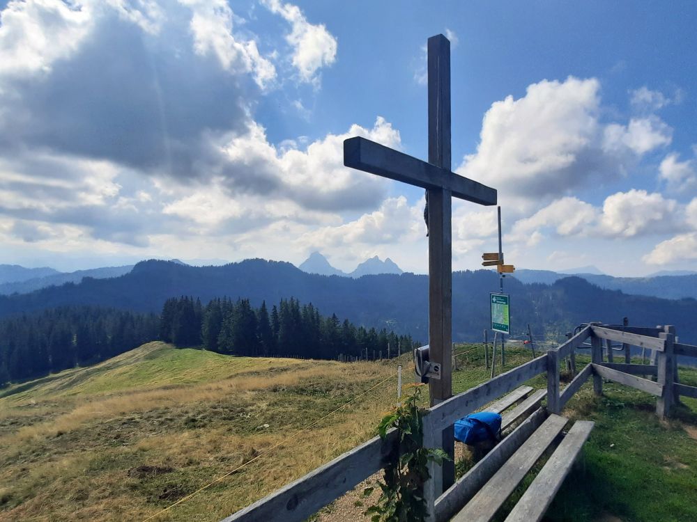 Gipfelkreuz Spital und Mythen