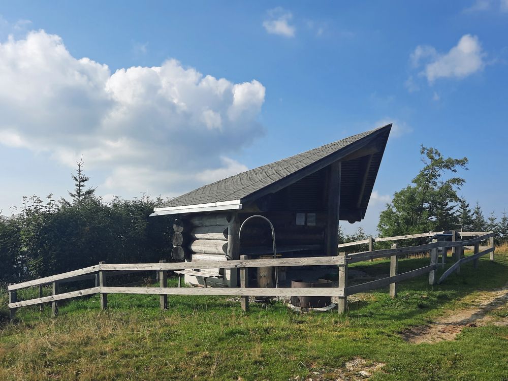 Schutzhütte und Grillplatz