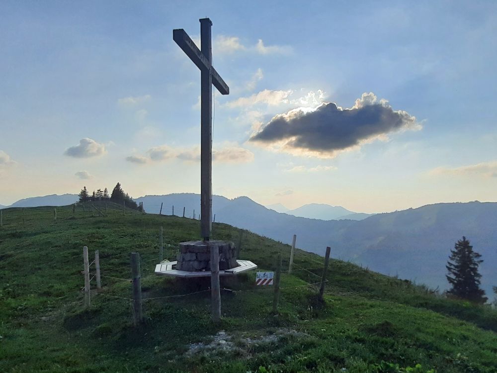 Kreuz Ufem Tritt mit Wolke