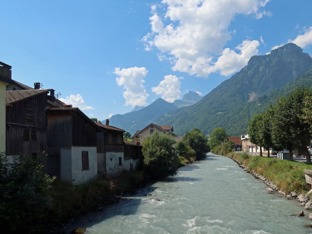 Linth mit Chnügrat und Leuggelenstock