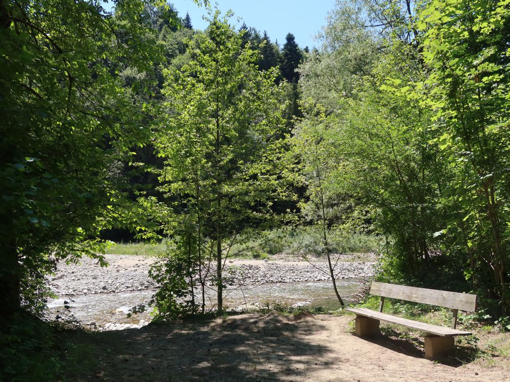 Sitzbank an der Sense