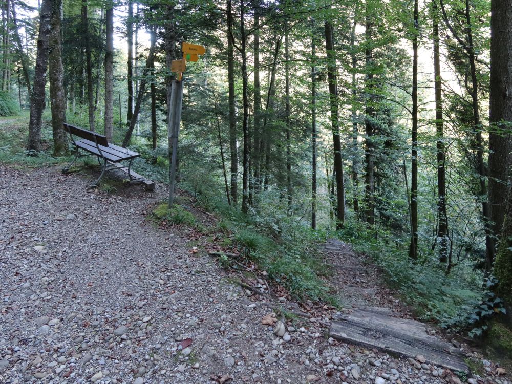 Sitzbank und Treppe