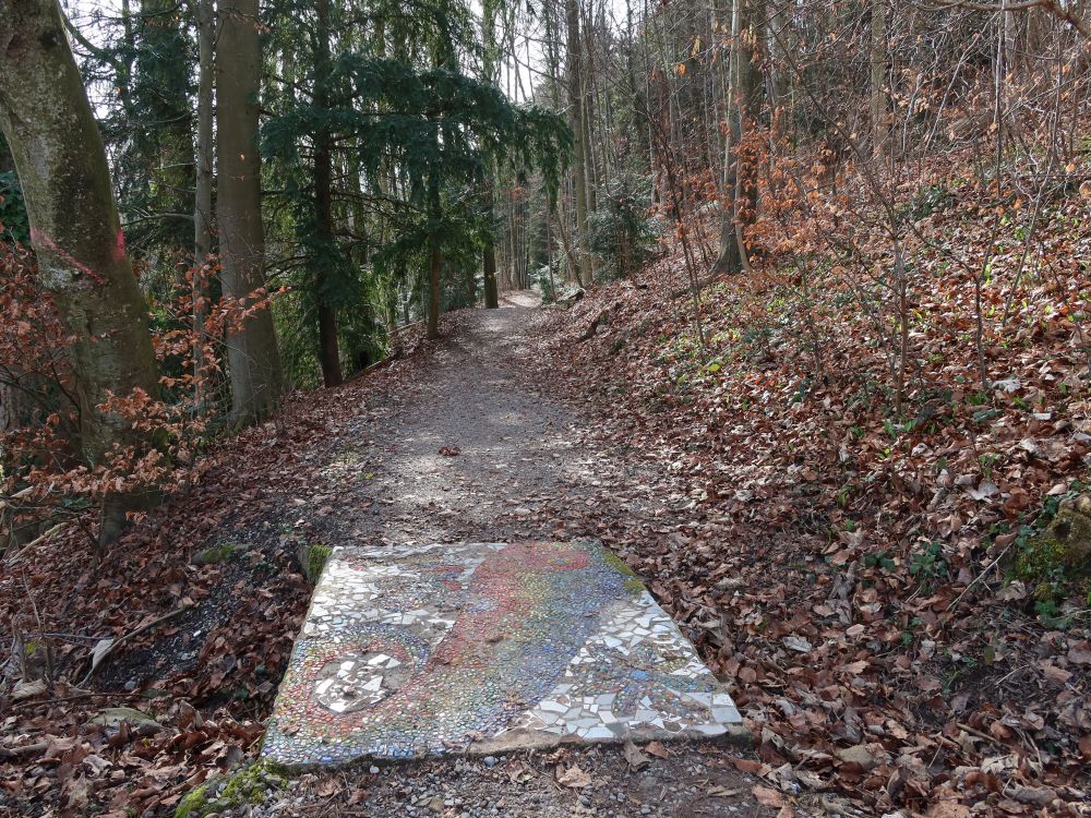 Bodenplatte mit Mosaik