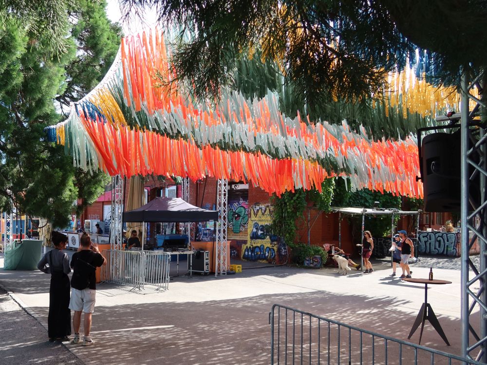 Festdekoration beim Fabriktheater