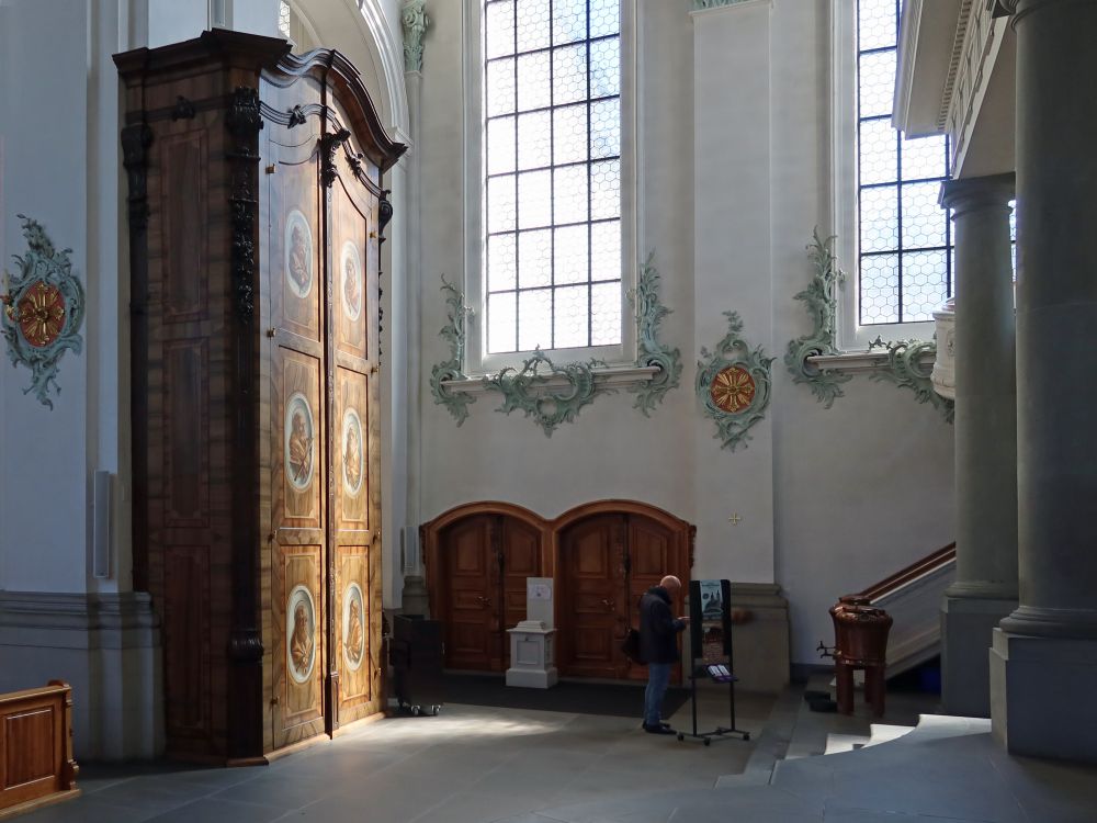 grosser Schrank im Kloster