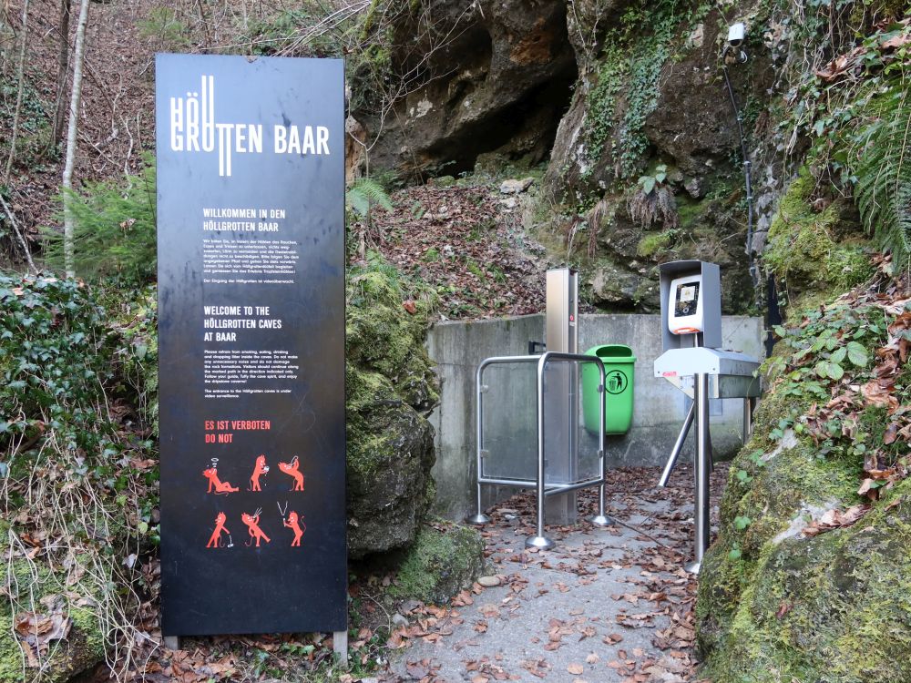 Eingang Höllgrotten (ab. 1. April)