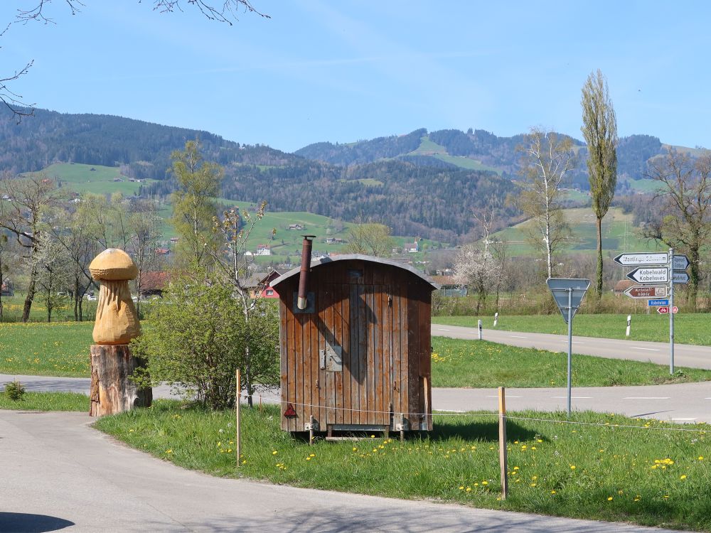 Bauwagen und Holzpilz