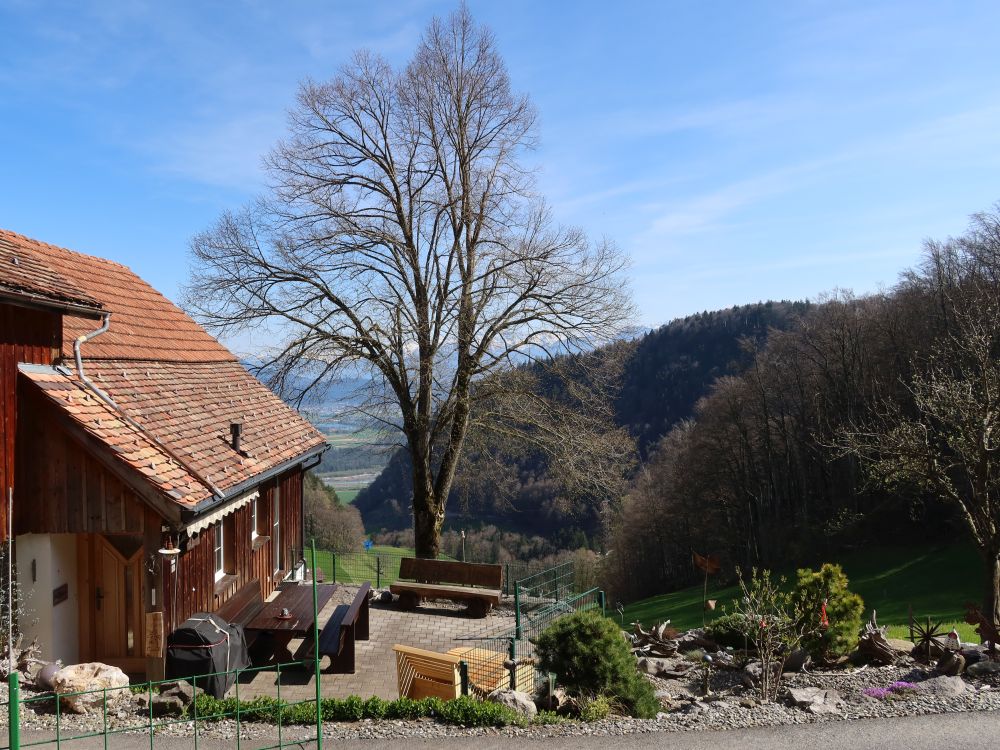 Haus mit Terrasse oberhalb Stein
