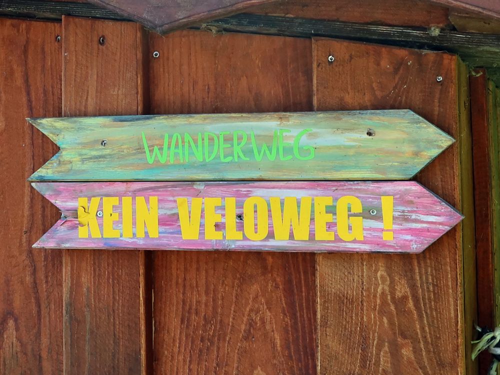 Wegweiser (für und gegen)