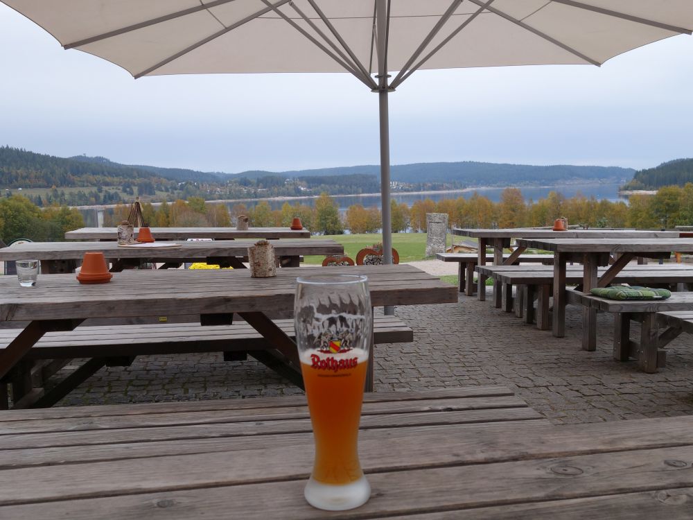 Bier mit Seeblick