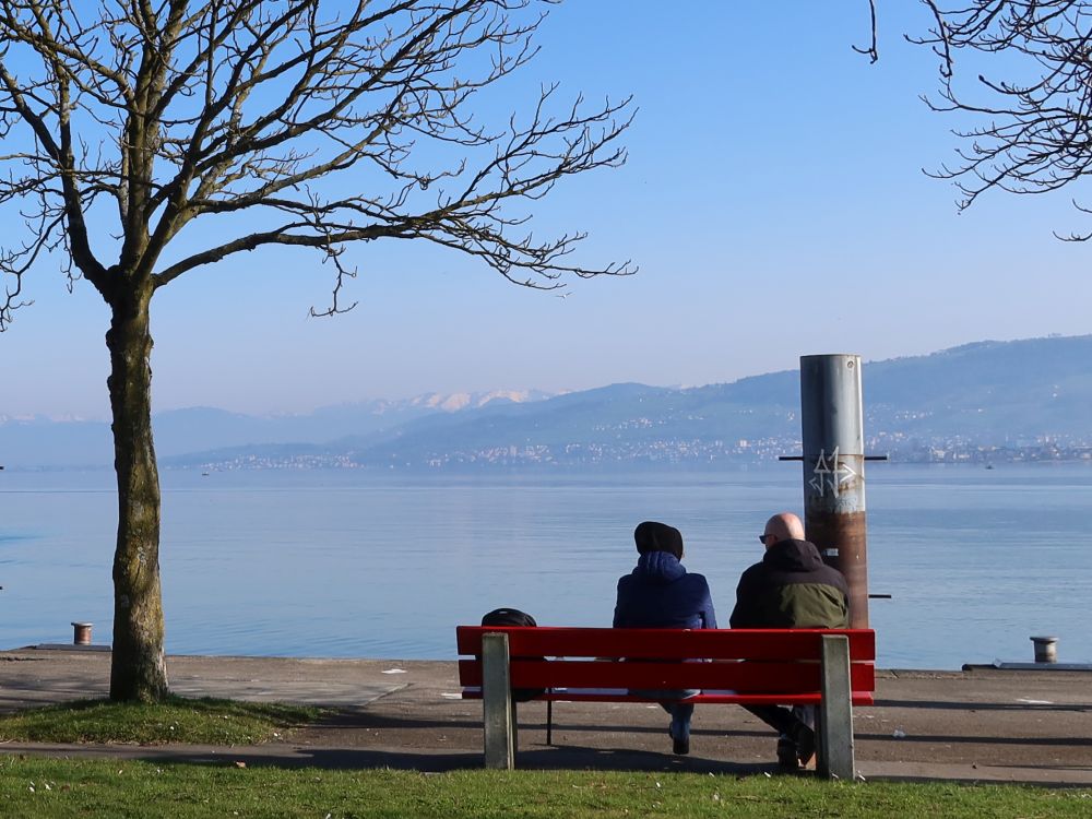 Sitzbank am Hafen