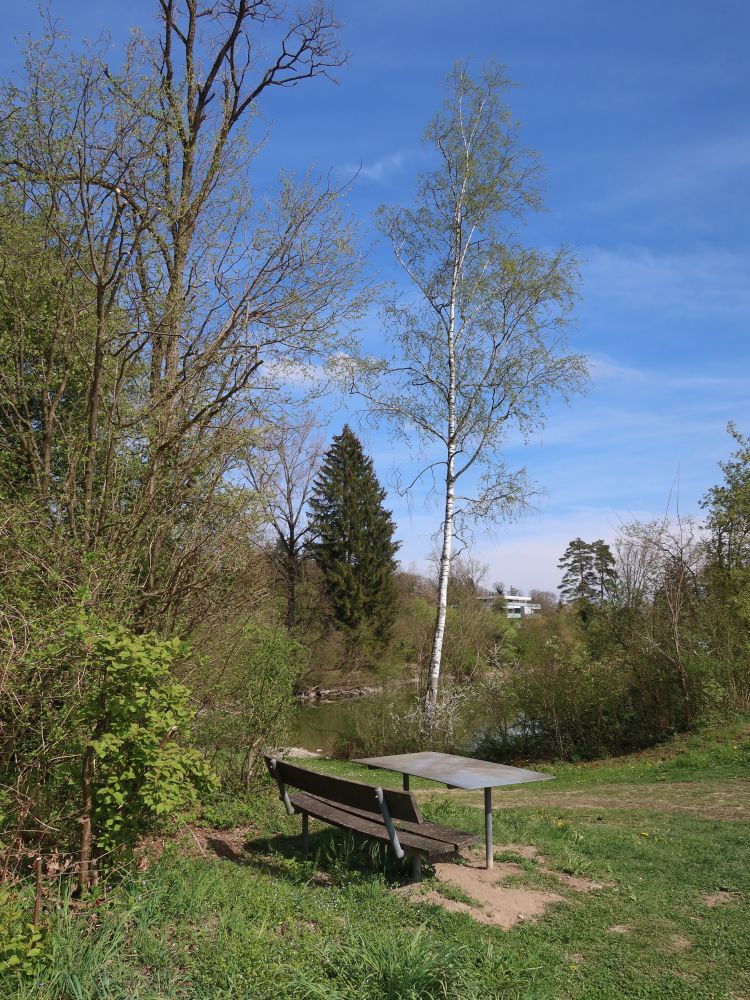 Sitzbank am Weiher Wide
