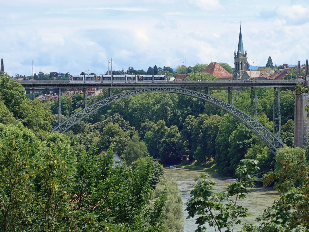 Tram auf der Kornhausbrücke