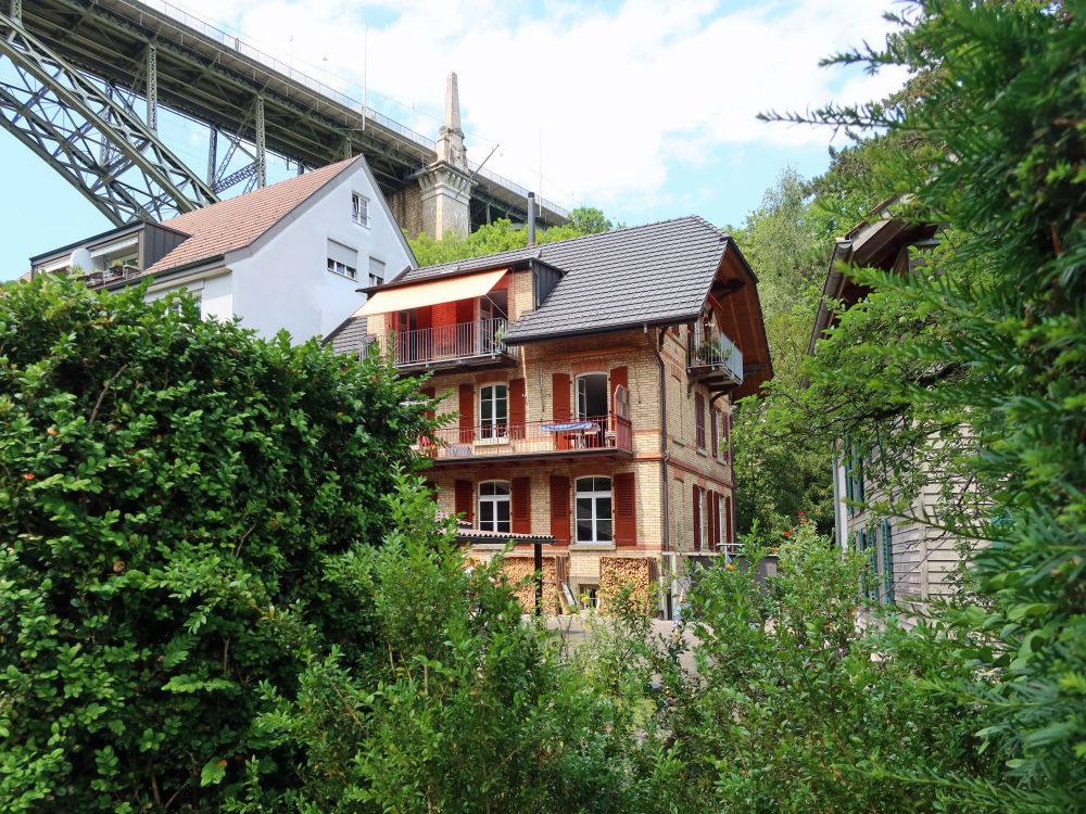 Haus unter der Kornhausbrücke