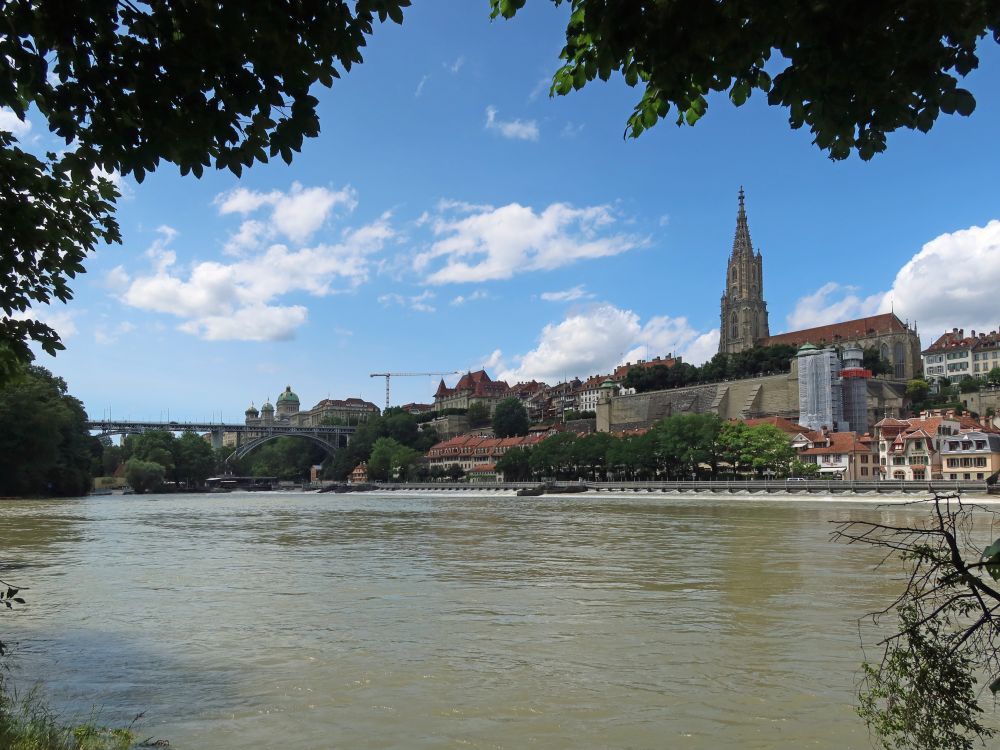 Aare mit Kirchenfeldbrücke, Bundeshaus und Münster