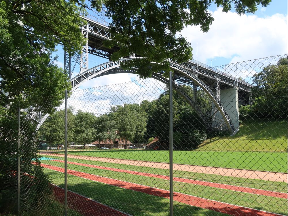 Sportplatz unter der Kirchenfeldbrücke