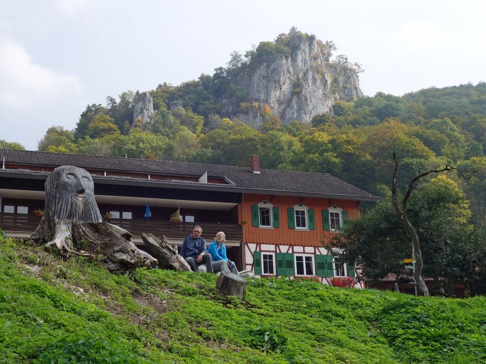 Jägerhaus und Schloss Bronnen