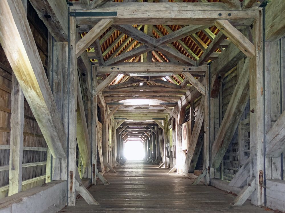 in der Holzbrücke