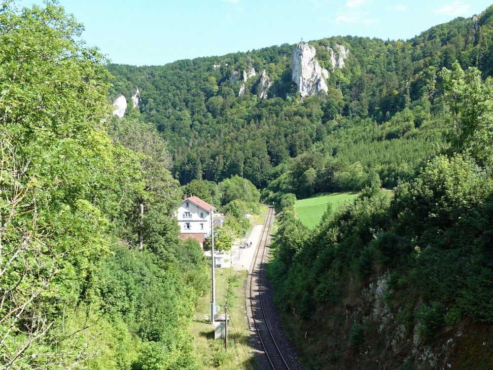 Bahnhof und Petersfelsen