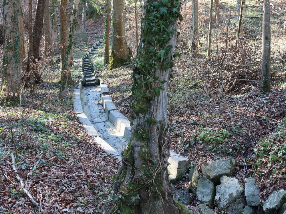 künstlicher Wasserlauf