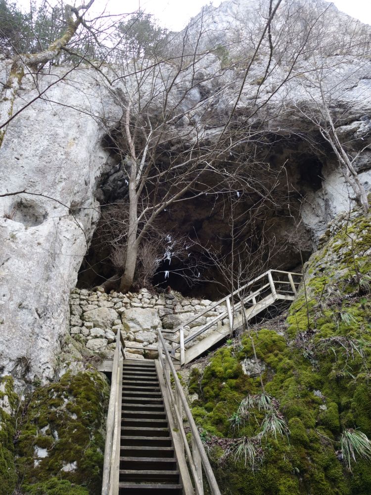 Treppe zur Petershöhle