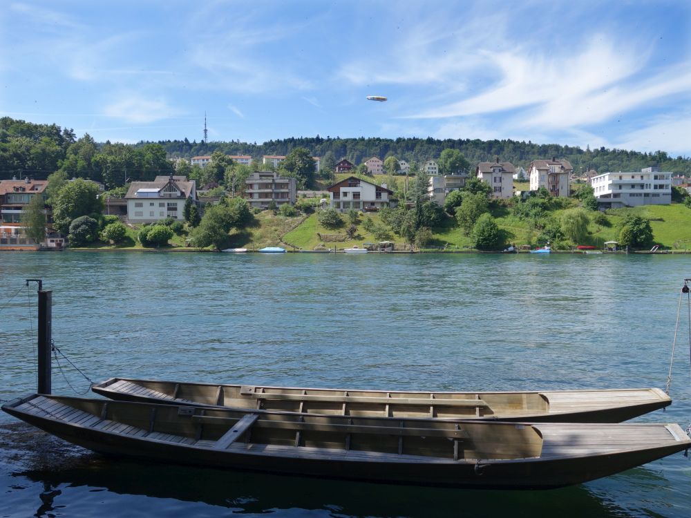 Blick zum Antennenturm mit Zeppelin