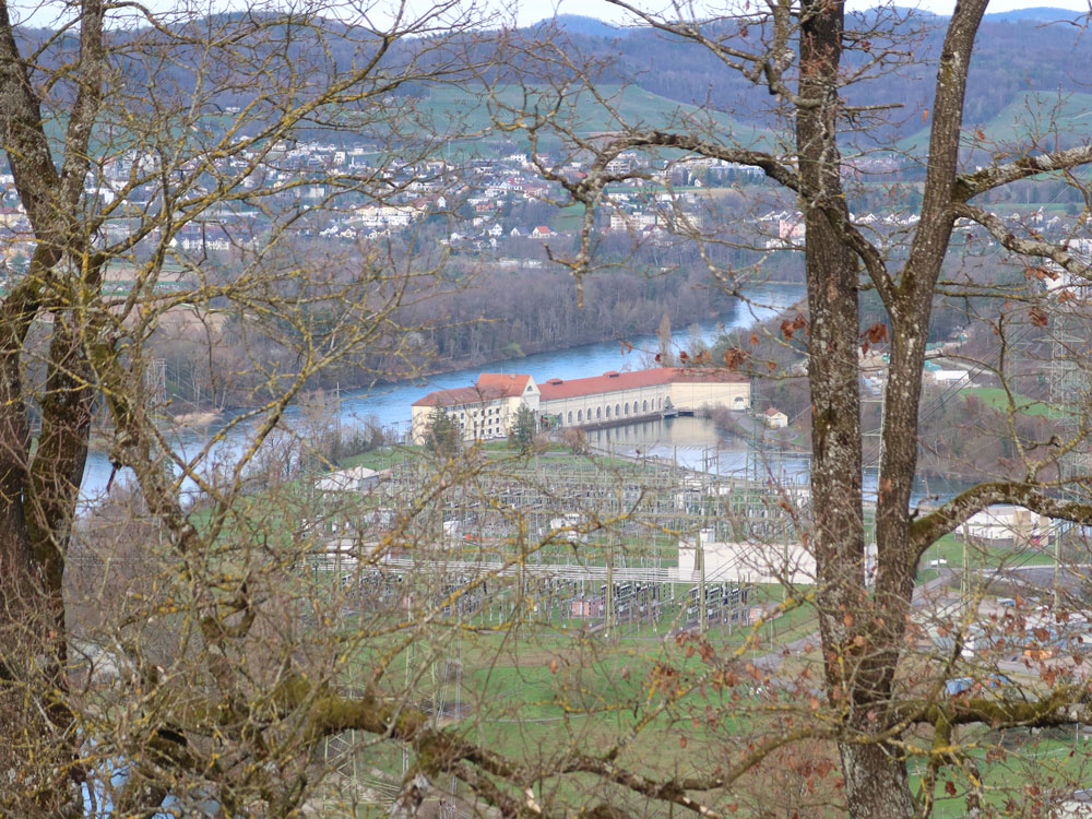 Wasserkraft- und Umspannwerk an der Aare