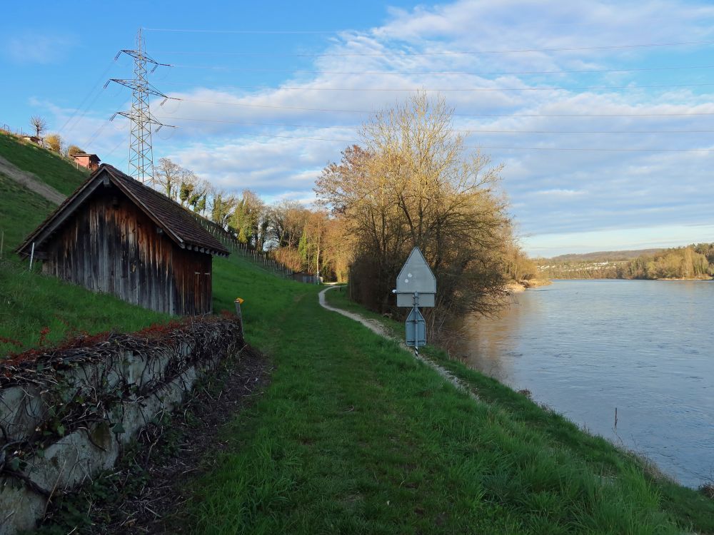 Aarehalde und Pfad an der Aare