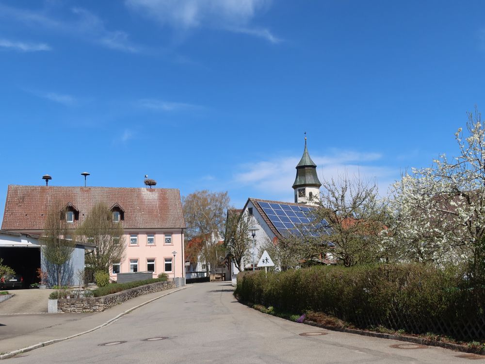 Storchennest und Kirchturm