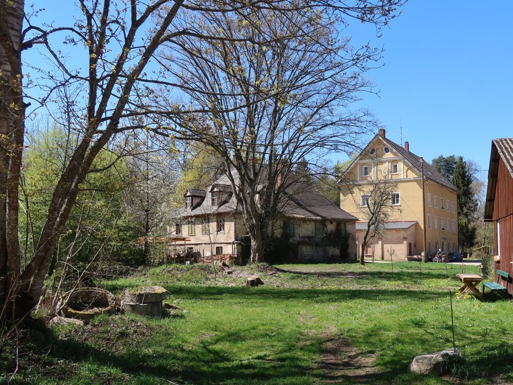 alte Häuser im Park