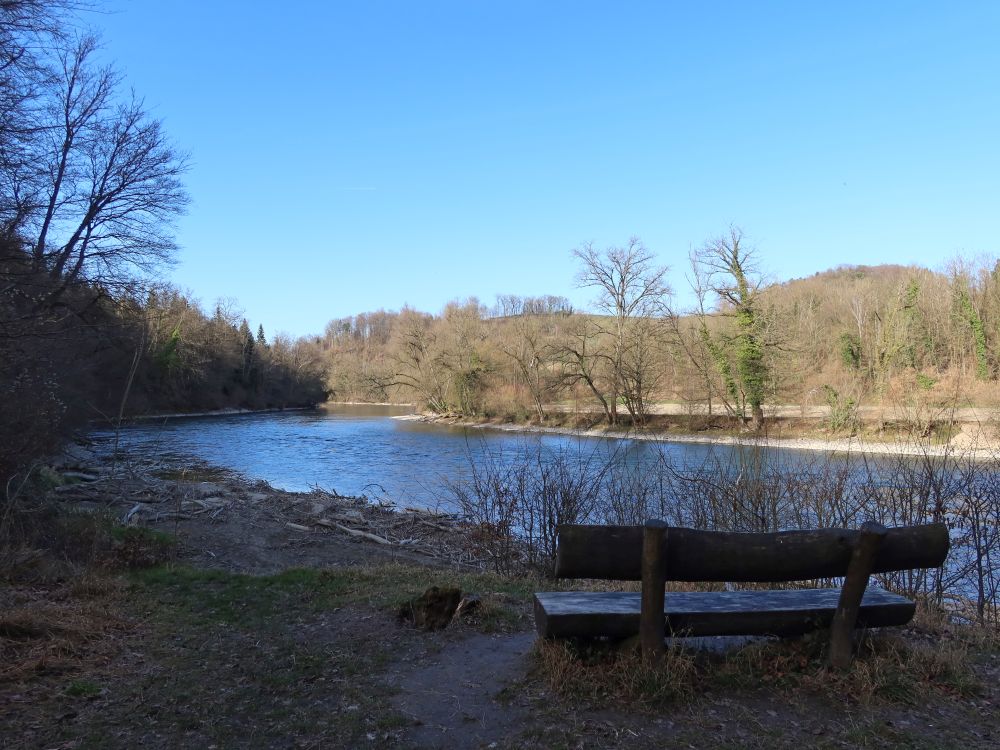 Sitzbank an der Reuss