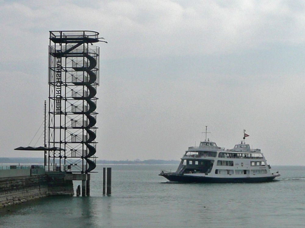 Aussichtsturm und Autofhre